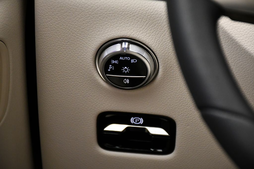 Thumbnail: 2026 Mercedes-Benz GLC - 21