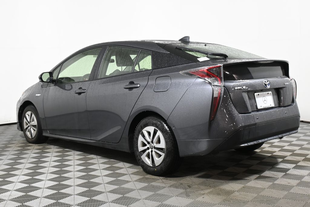 2017 Toyota Prius Two 6