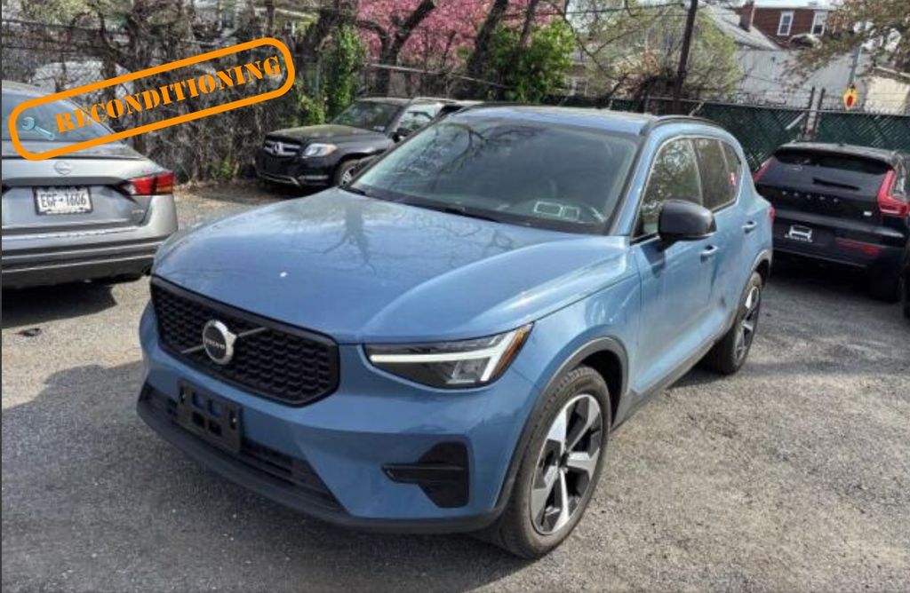 Blue 2024 Volvo XC40 SUV / Crossover Automatic