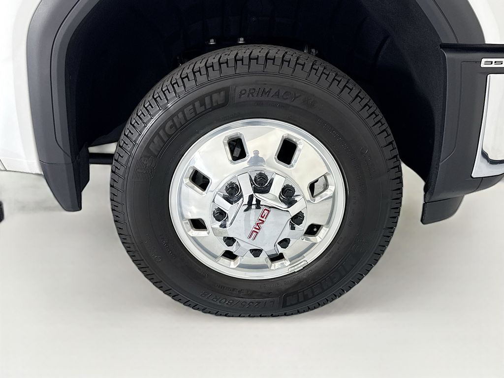 Thumbnail: 2025 GMC Sierra 3500 - 32