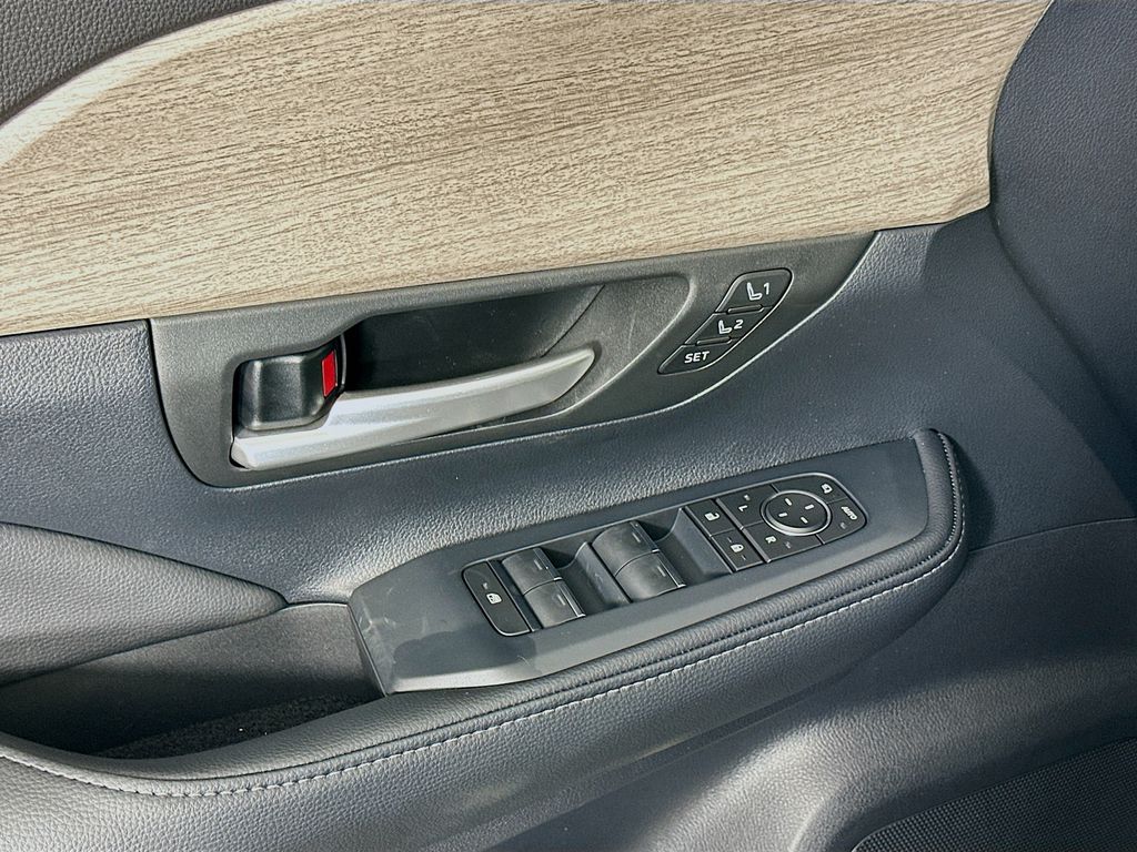 2025 Toyota Grand Highlander Limited 19