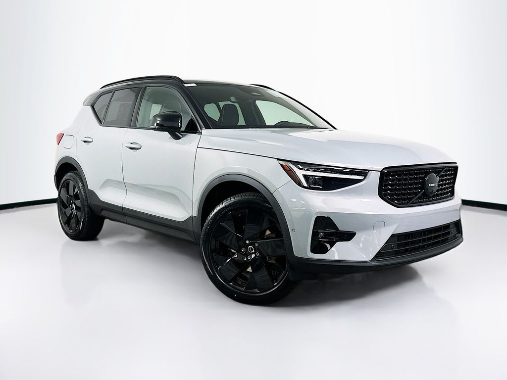 2026 Volvo XC40 B5 Ultra Black Edition