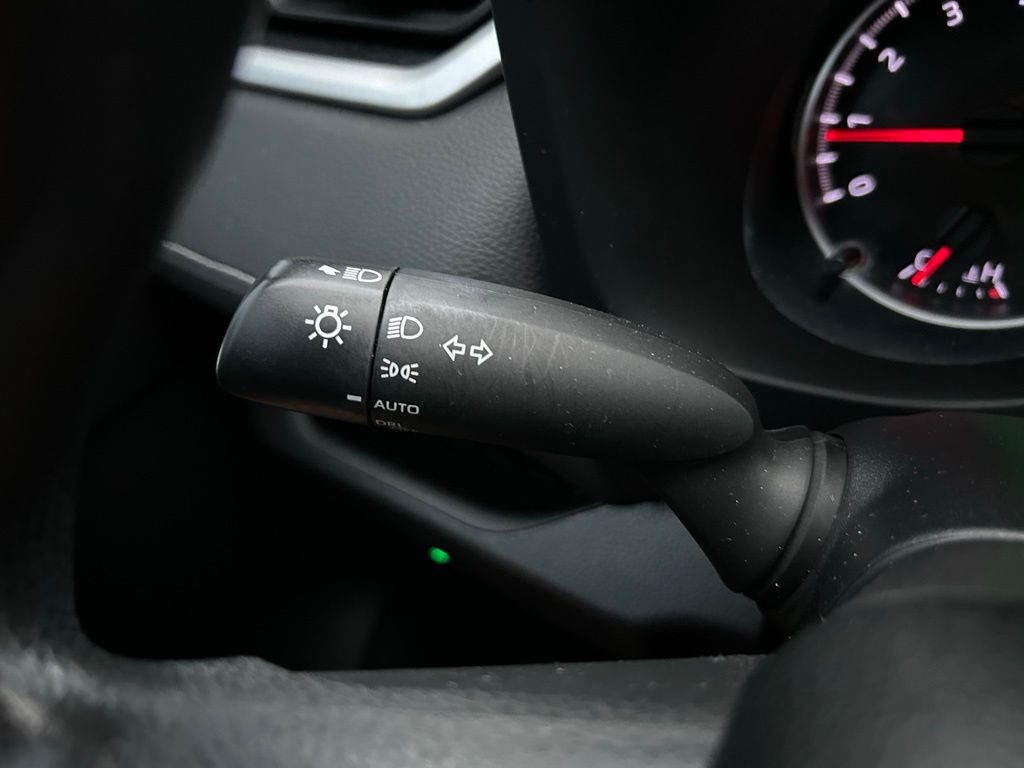 Thumbnail: 2022 Toyota RAV4 - 20