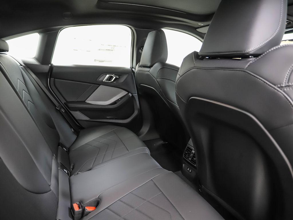 Thumbnail: 2026 BMW 2 Series - 26