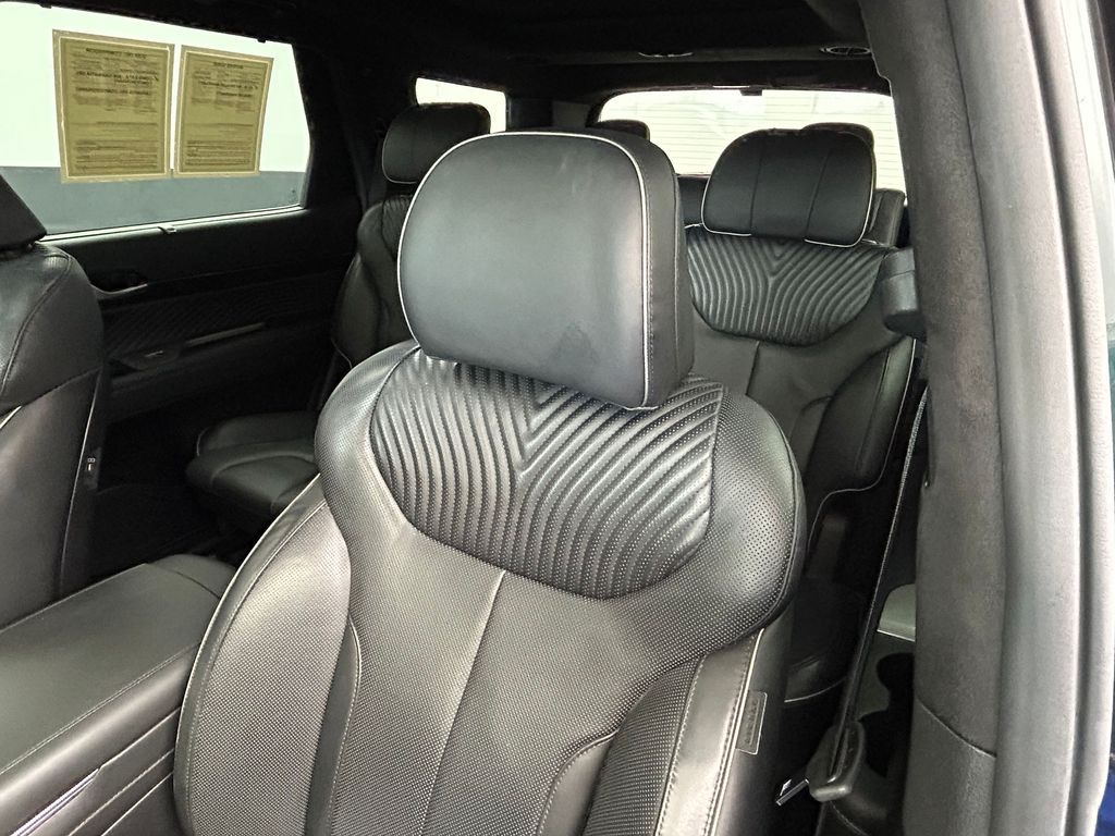 Used 2024 Robust Emerald Hyundai Calligraphy image 16