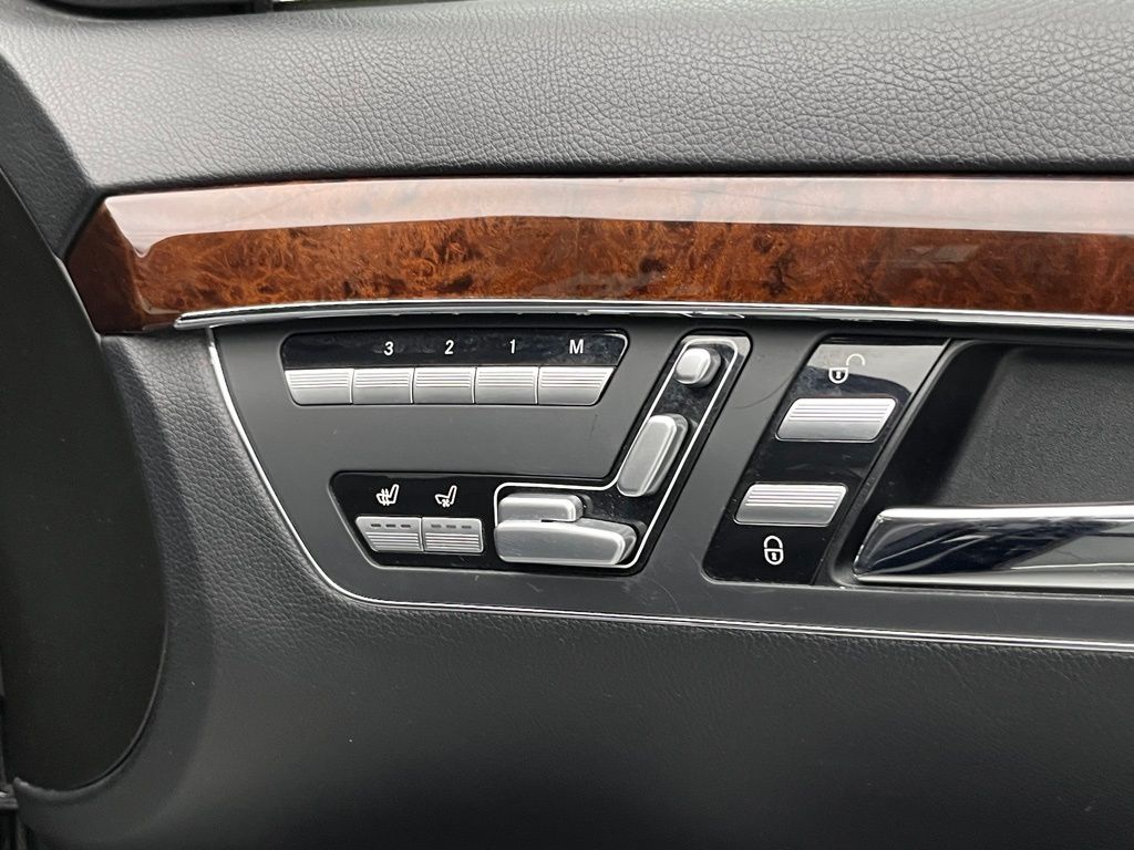 Thumbnail: 2012 Mercedes-Benz S-Class - 30