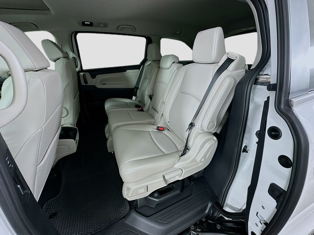 Thumbnail: 2026 Honda Odyssey - 16