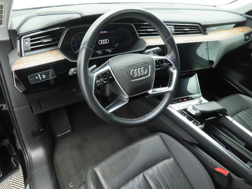 Thumbnail: 2020 Audi e-tron - 9