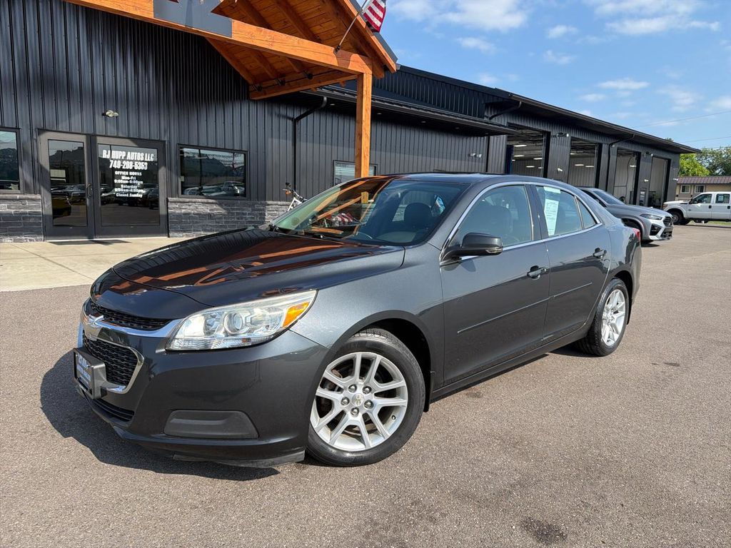 Ashen Gray Metallic 2015 Chevrolet Malibu Sedan Front-Wheel Drive 6-Speed Automatic Overdrive