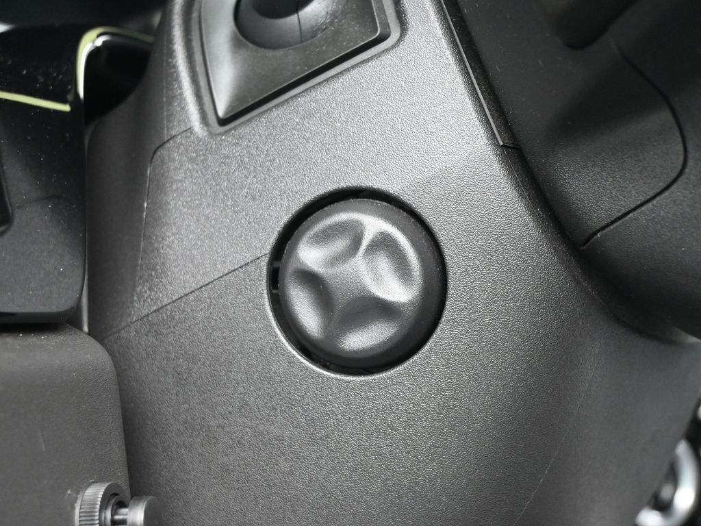 Used 2022 Iridescent Pearl Tricoat Chevrolet High Country image 15