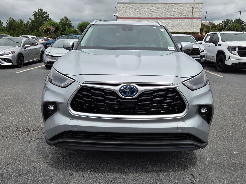 Used 2022 Toyota Highlander Hybrid SUV