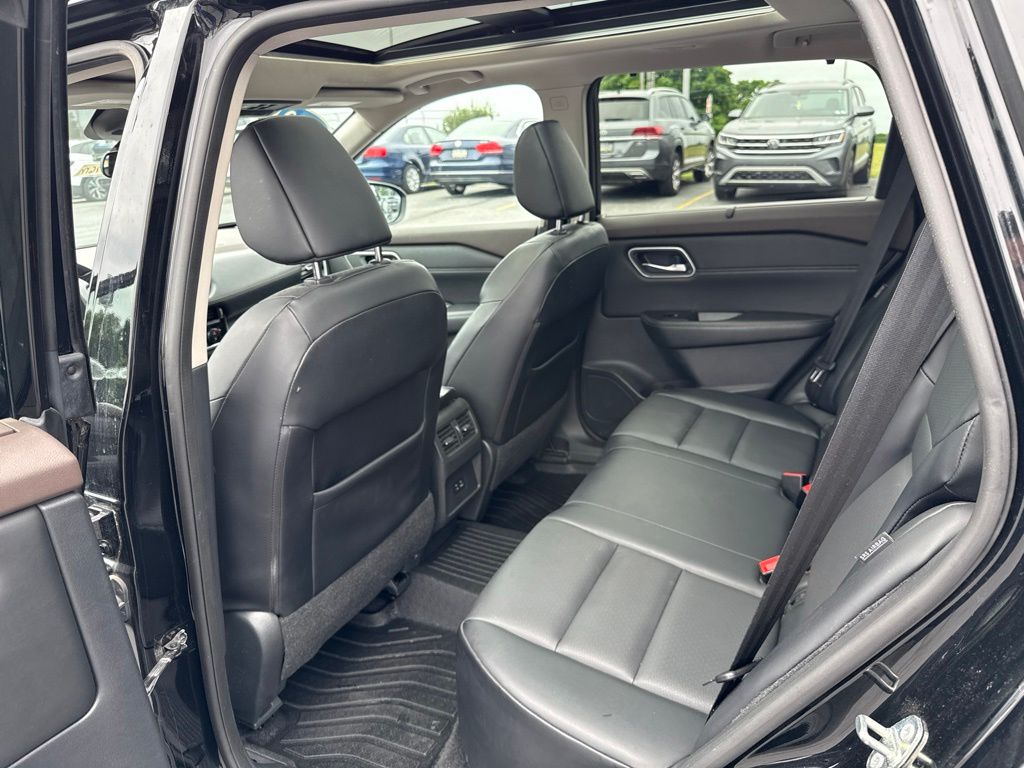 2021 Nissan Rogue SV Black at South Hills Kia