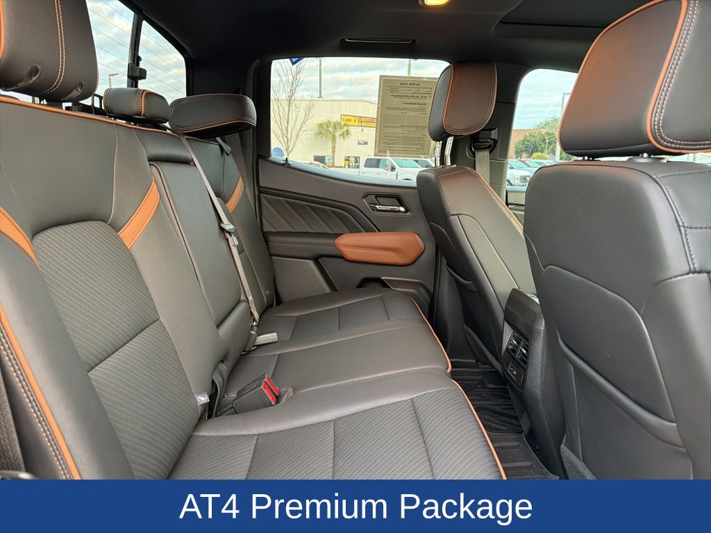 2023 GMC Canyon 4WD Crew Cab Short Box AT4