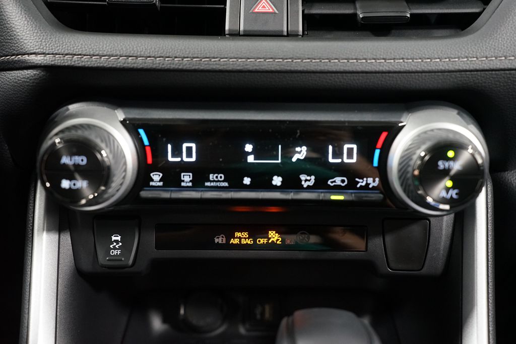 Thumbnail: 2025 Toyota RAV4 - 20