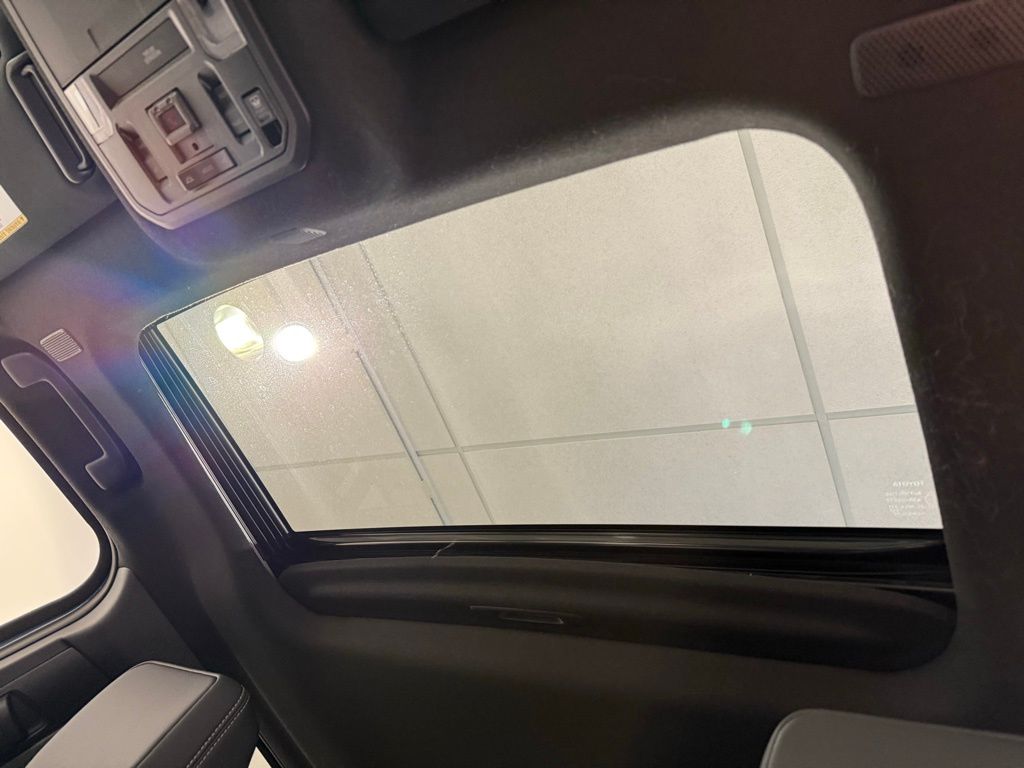 Thumbnail: 2025 Toyota 4Runner - 17