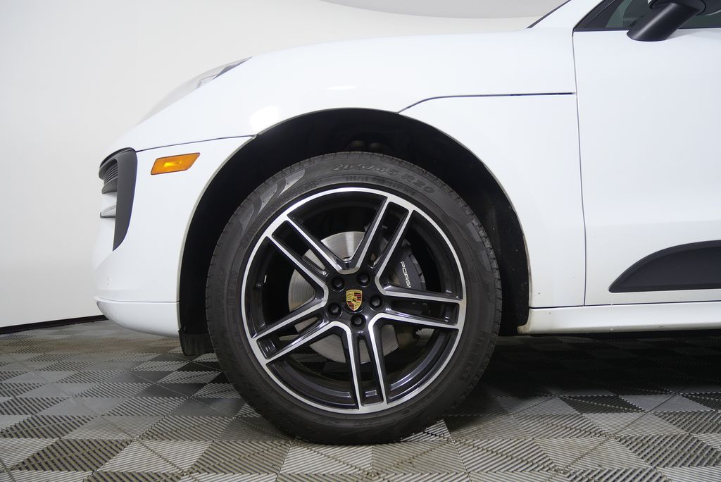 Thumbnail: 2021 Porsche Macan - 7
