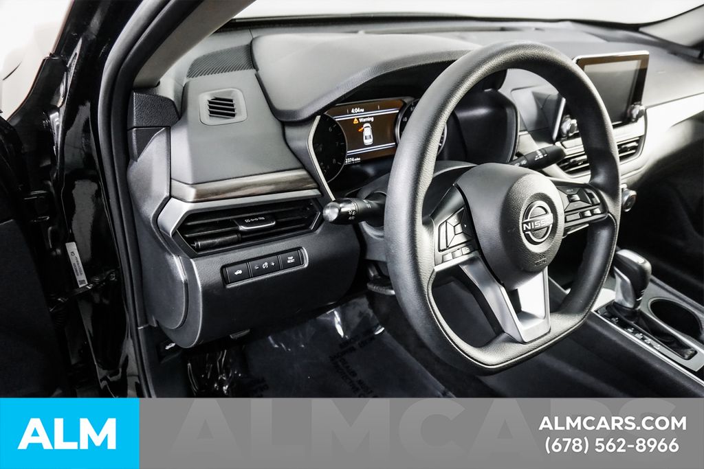 Used 2025 Black Nissan 2.5 SV image 33