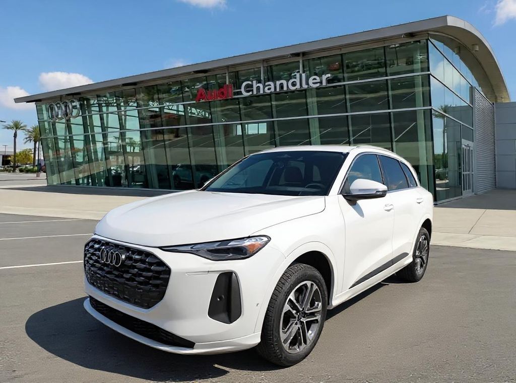 Thumbnail: 2025 Audi Q5 - 1