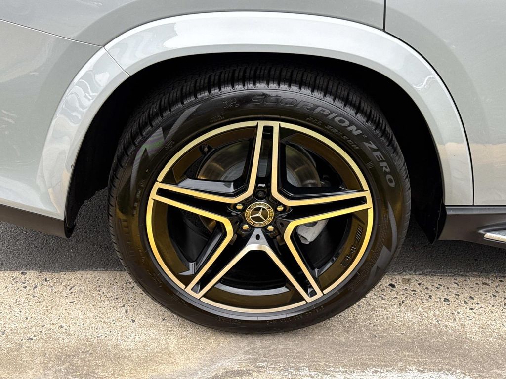 Thumbnail: 2025 Mercedes-Benz GLS - 16