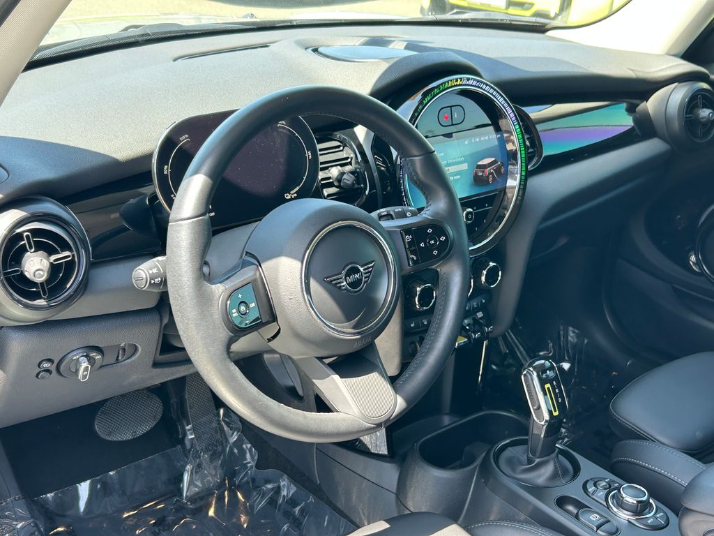 2022 MINI Cooper SE 13