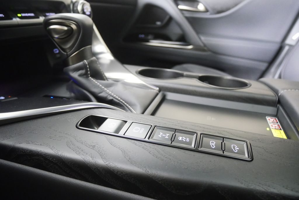 Thumbnail: 2024 Lexus LX - 32