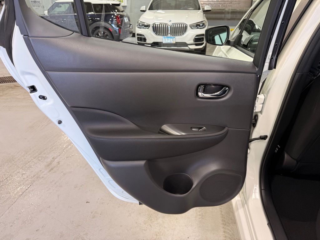 Thumbnail: 2022 Nissan Leaf - 20