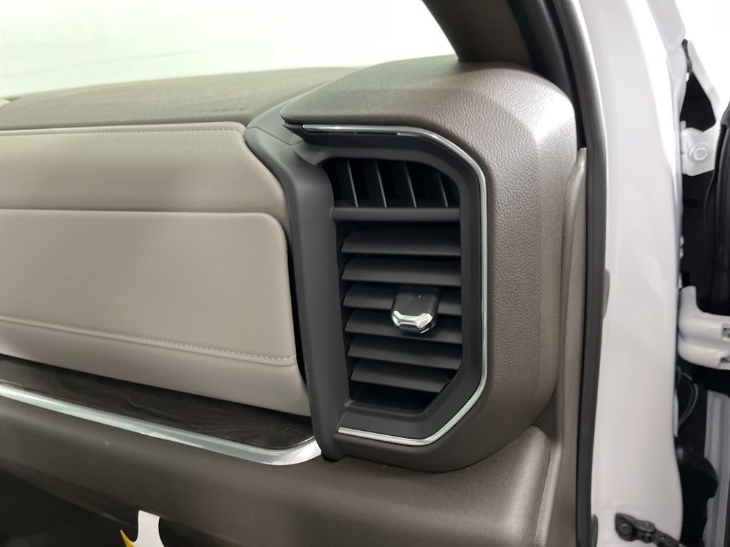 2025 Chevrolet Silverado 1500 LTZ 19