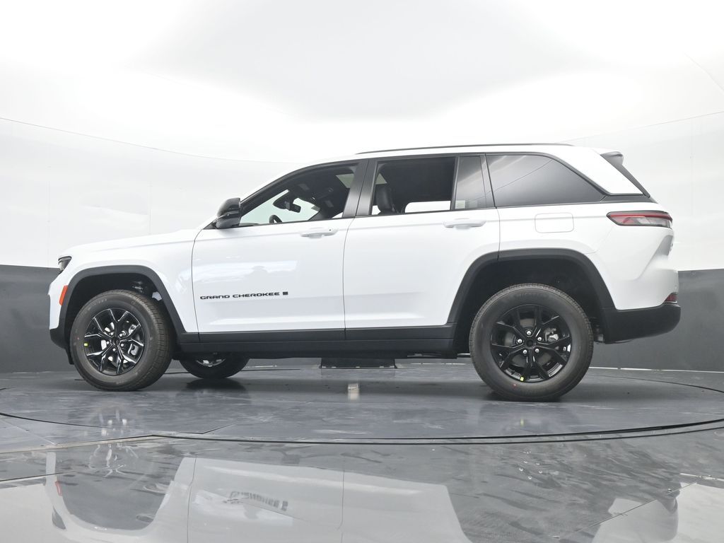 Used 2025 Bright White Clearcoat Jeep Altitude X image 51