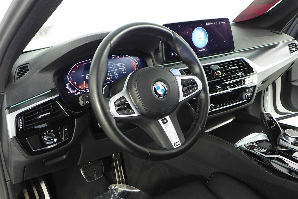 Thumbnail: 2023 BMW 5 Series - 31