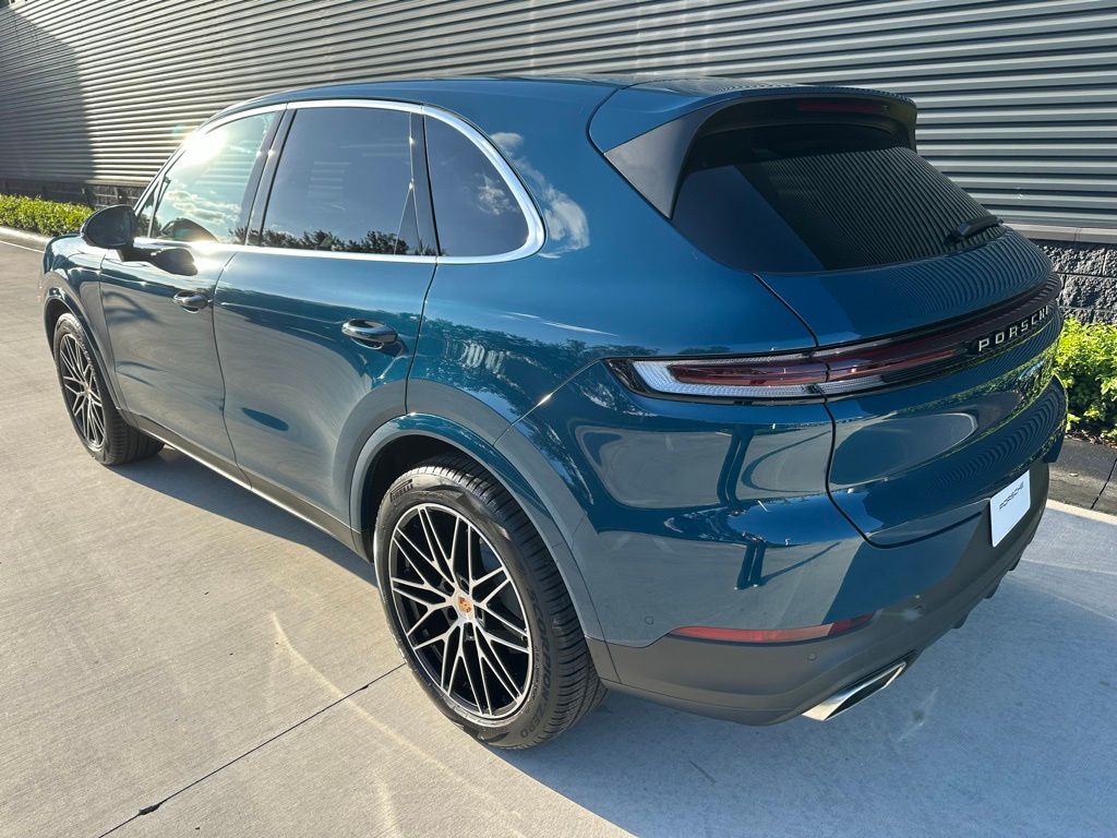 Thumbnail: 2026 Porsche Cayenne - 3