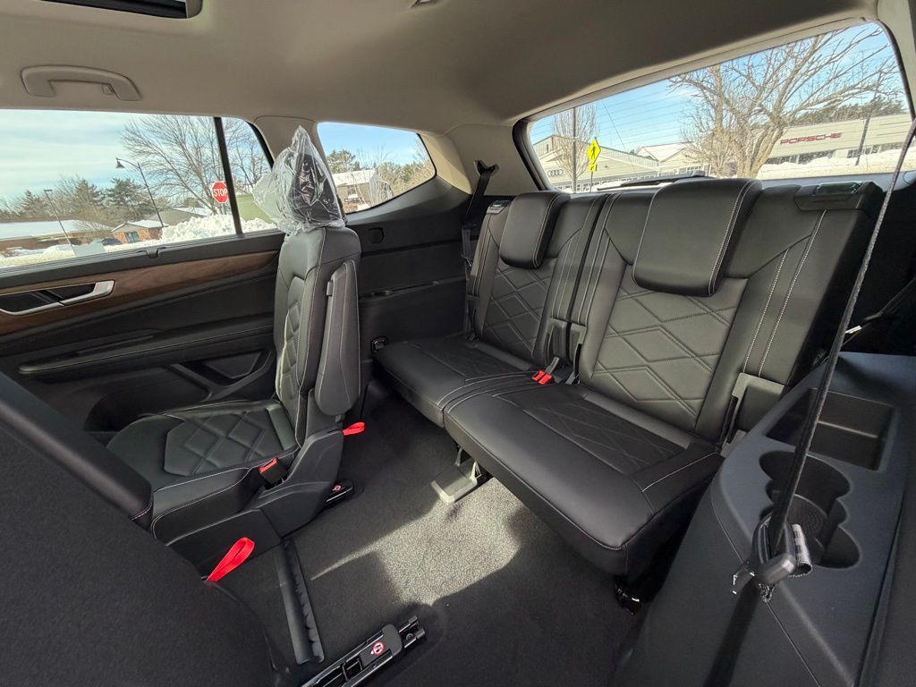 New 2026 Black Volkswagen 2.0T SE w/Technology image 30