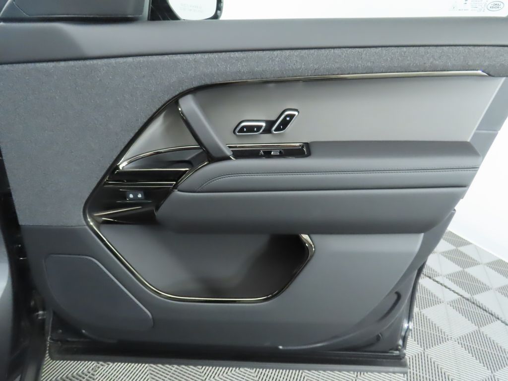 Thumbnail: 2025 Land Rover Range Rover Sport - 27