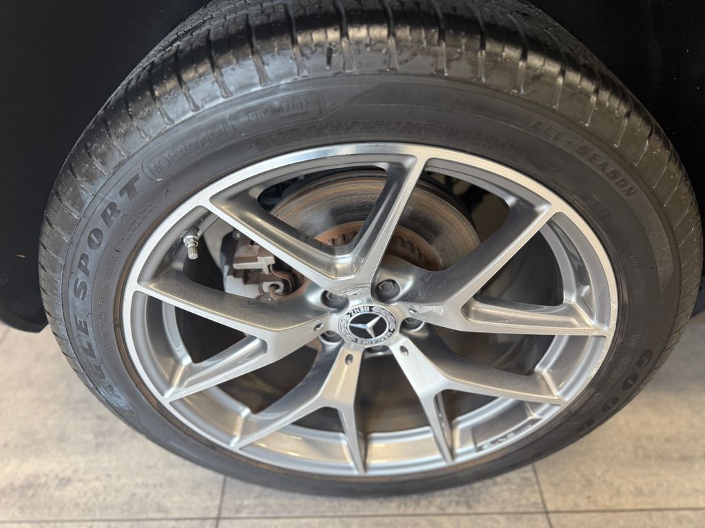 Thumbnail: 2022 Mercedes-Benz GLC - 11