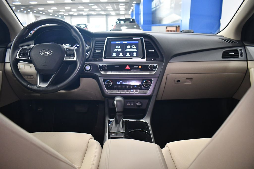 Thumbnail: 2019 Hyundai Sonata - 16