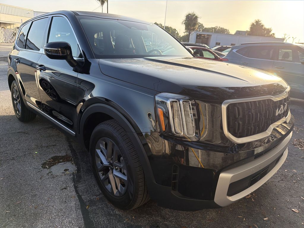 used 2025 Kia Telluride car, priced at $32,291