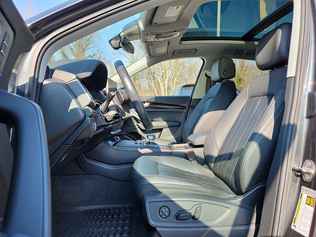 Thumbnail: 2019 Audi Q5 - 13