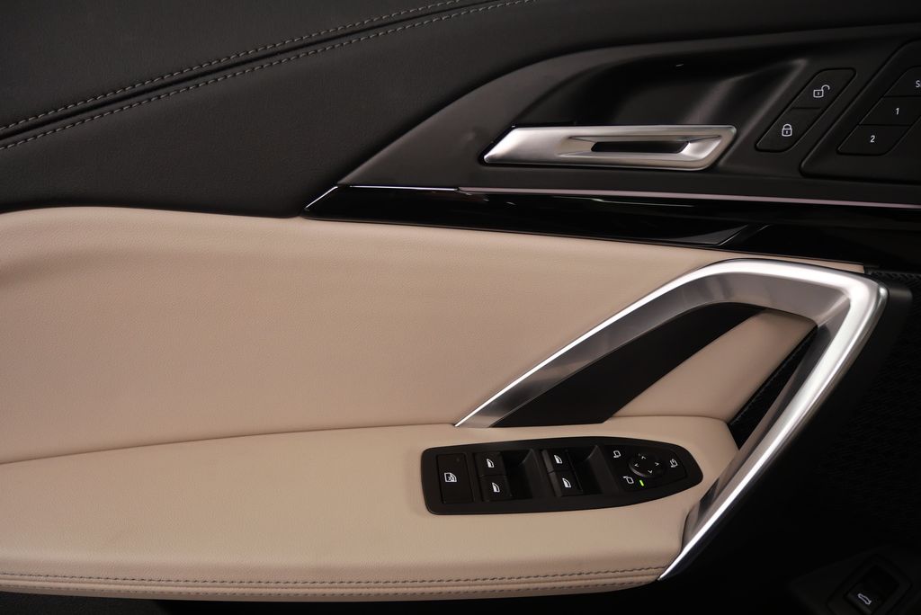 2025 BMW X1 xDrive28i 9