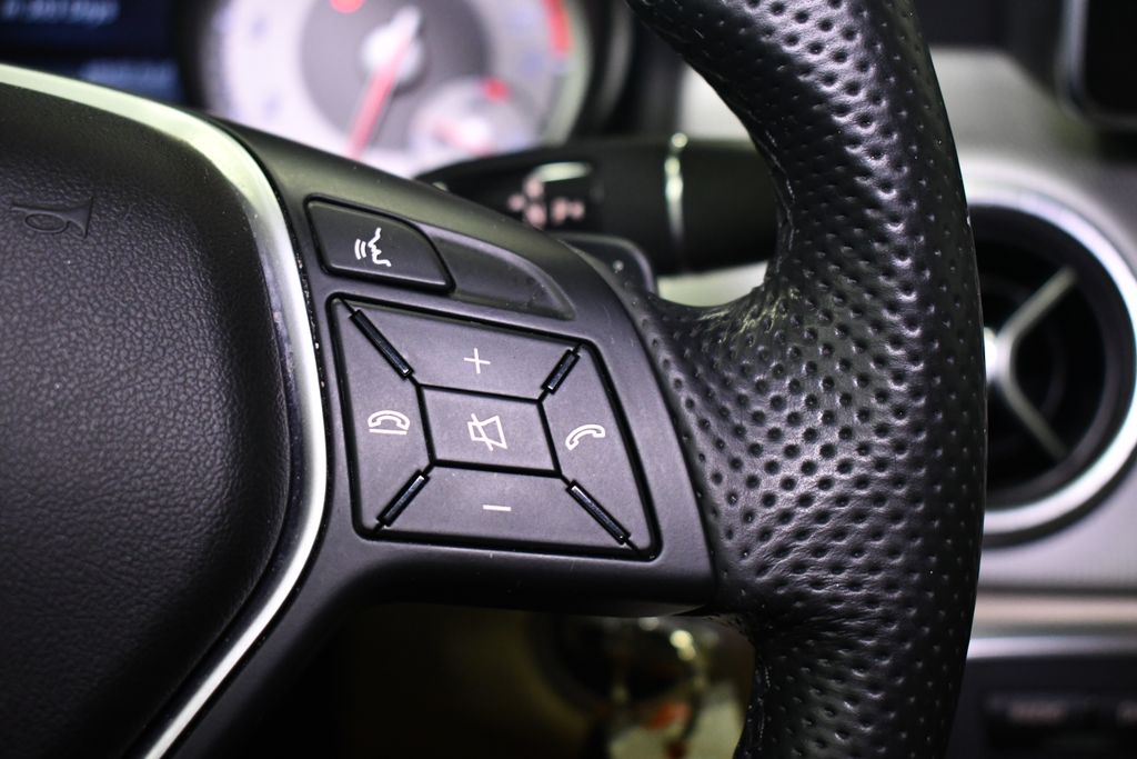 Thumbnail: 2014 Mercedes-Benz CLA - 25