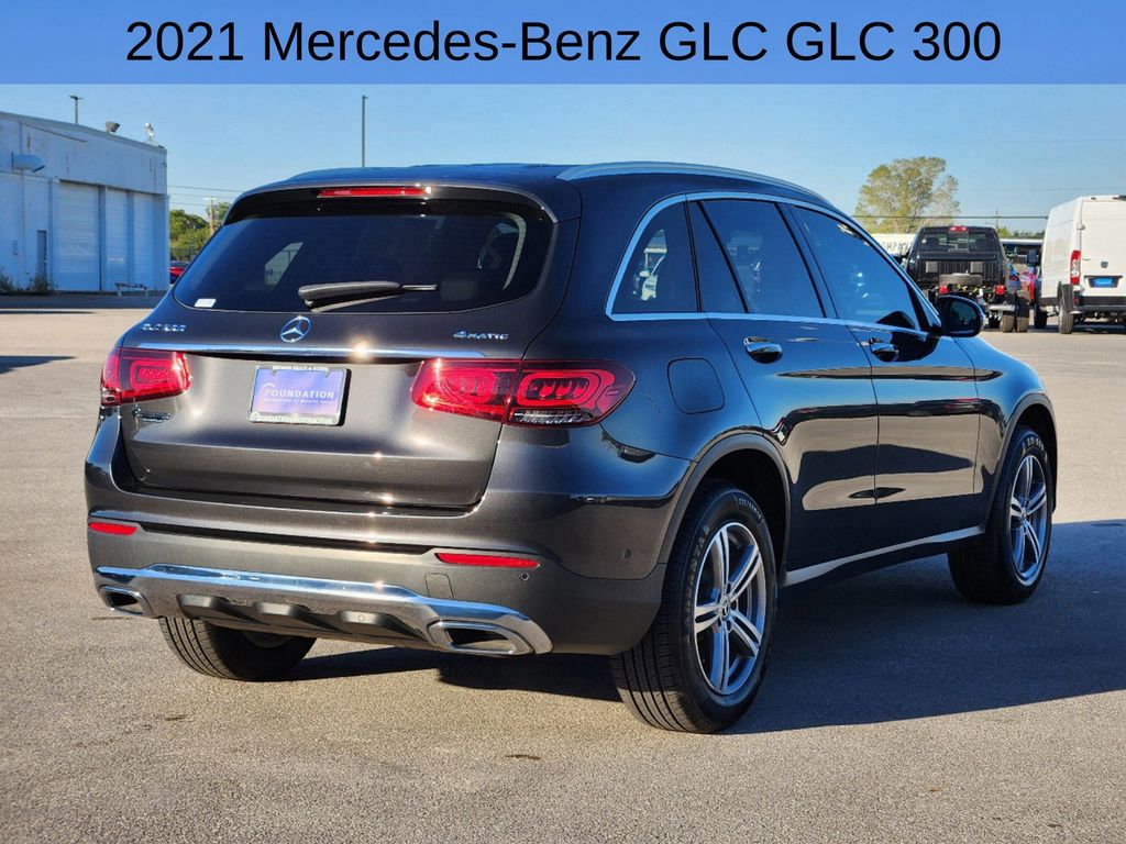 2021 Mercedes-Benz GLC GLC 300 7