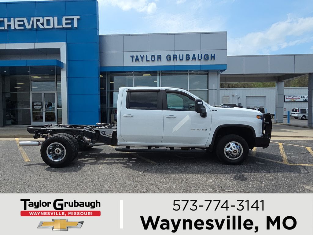 Summit White 2023 Chevrolet Silverado 3500HD LT Crew Cab LB 4WD Pickup Truck Four-Wheel Drive Automatic