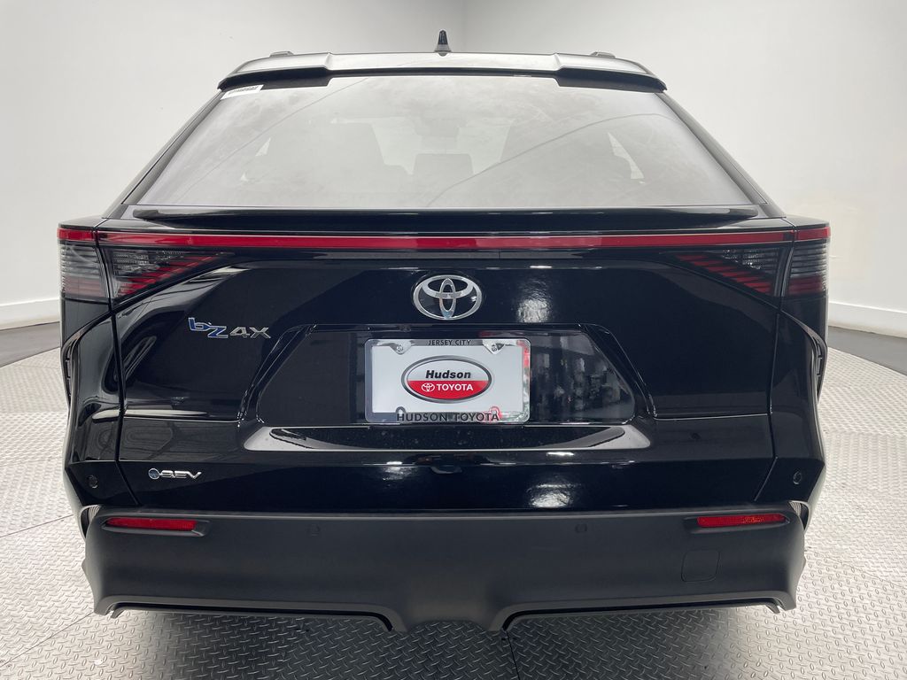 Thumbnail: 2025 Toyota bZ4X - 6
