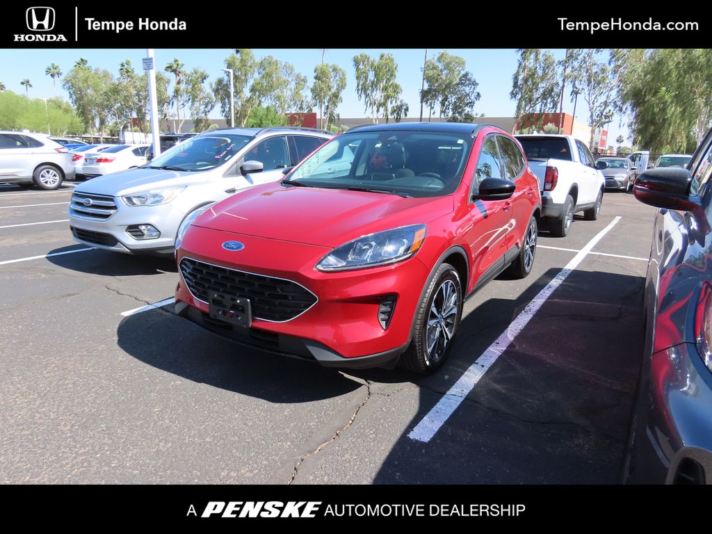 2021 Ford Escape SE Hero Image