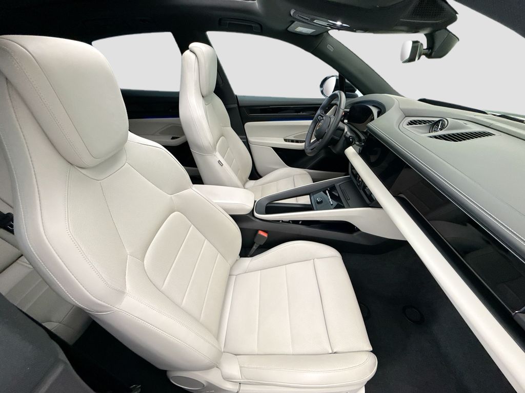 Thumbnail: 2024 Porsche Macan - 21