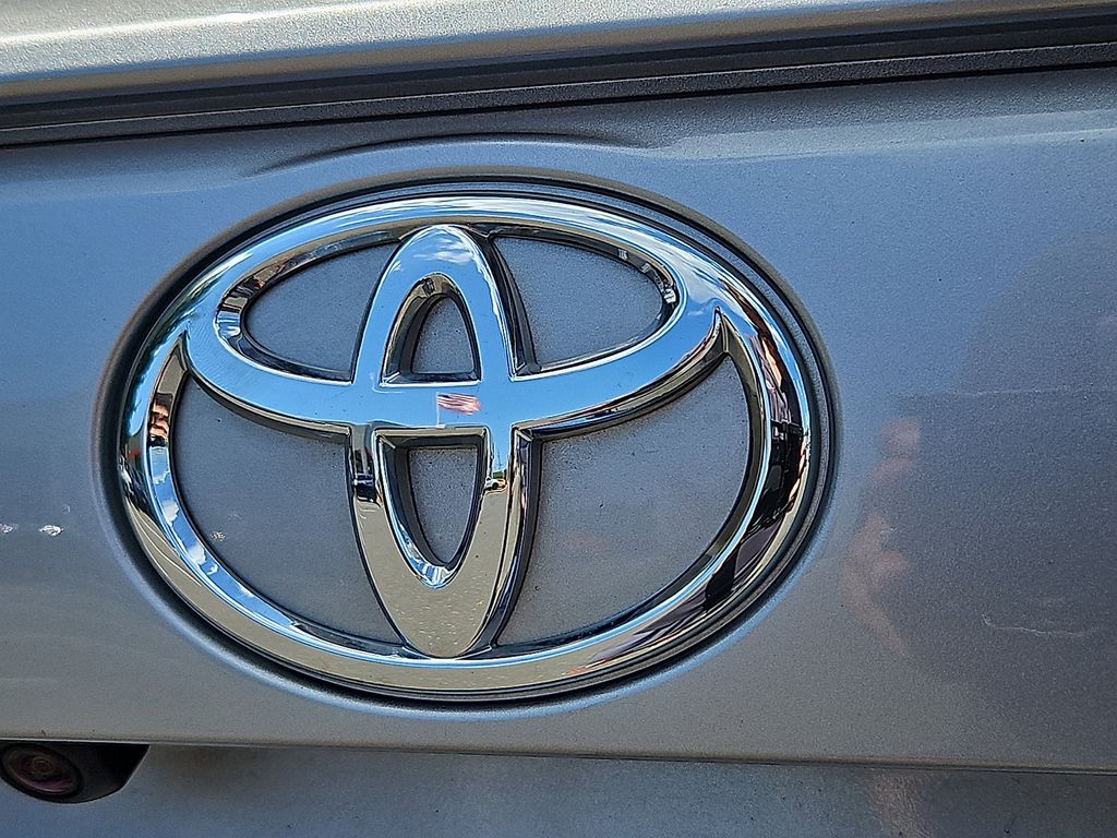 Thumbnail: 2020 Toyota RAV4 - 28