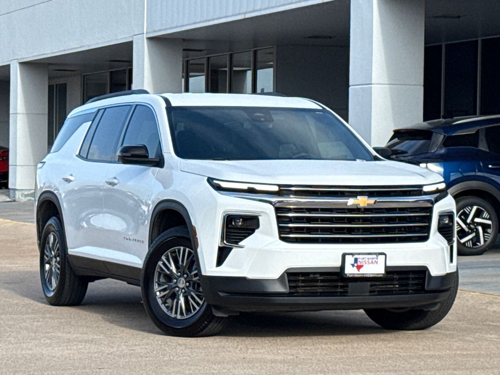 Summit White 2025 Chevrolet Traverse LT FWD SUV / Crossover Front-Wheel Drive 8-Speed Automatic