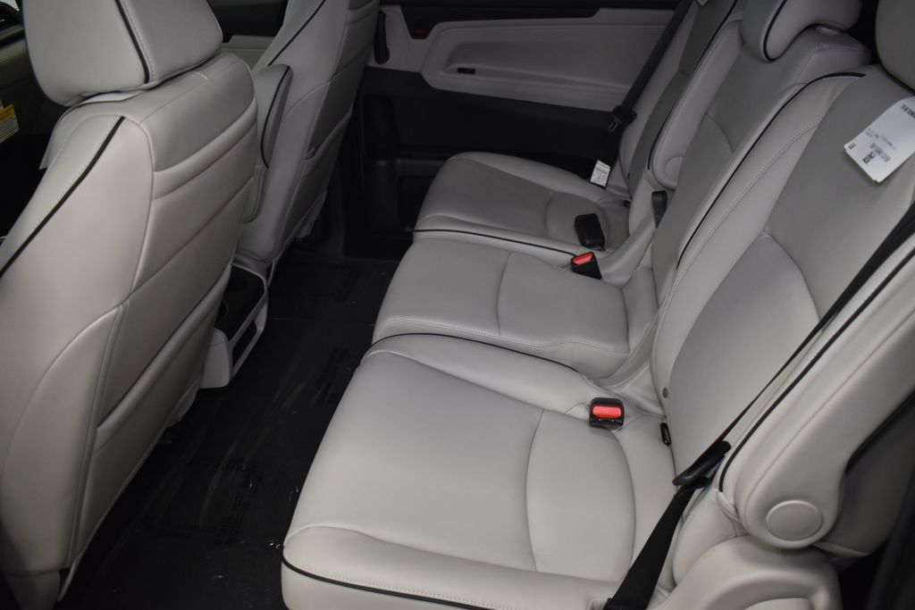 Thumbnail: 2026 Honda Odyssey - 21