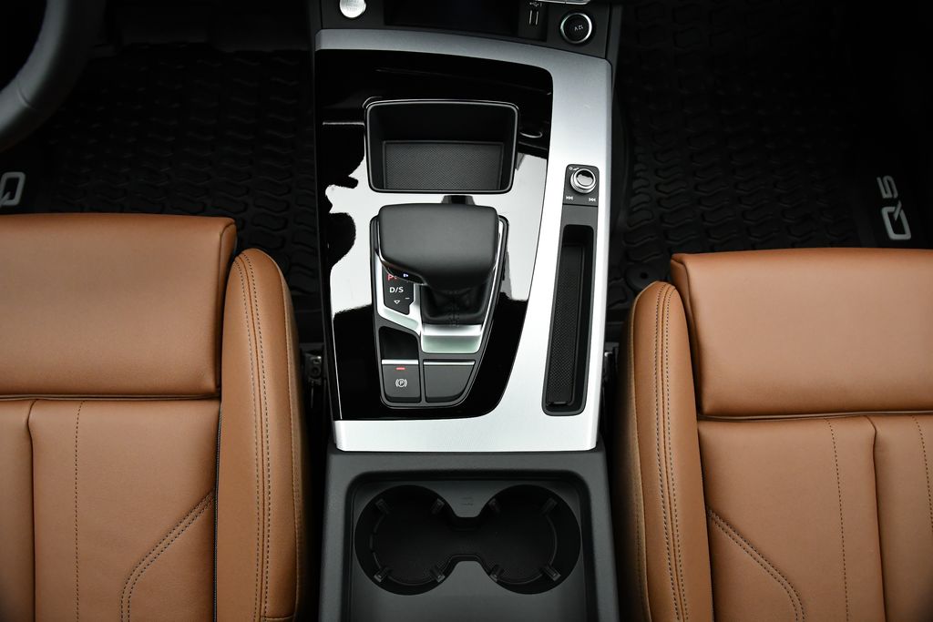 Thumbnail: 2025 Audi Q5 - 32
