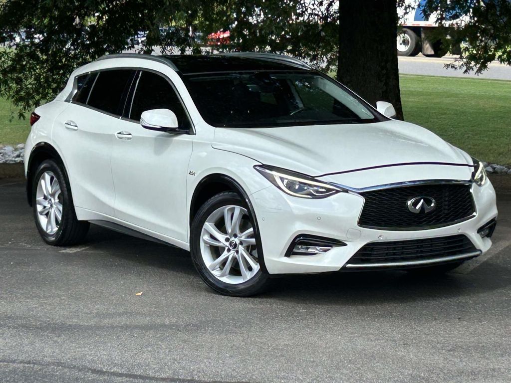 2018 INFINITI QX30 Premium FWD