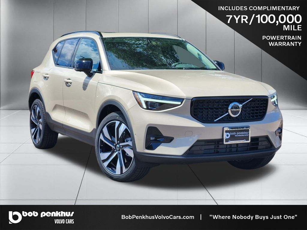 2026 Volvo XC40 B5 Ultra