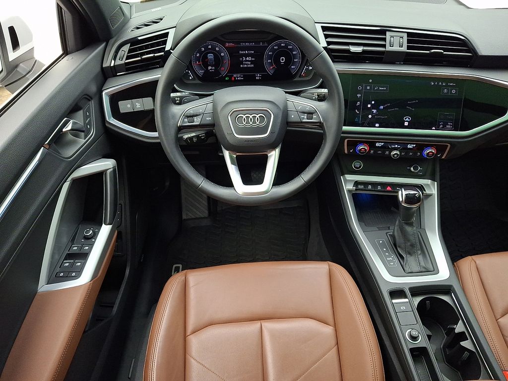 Thumbnail: 2023 Audi Q3 - 11